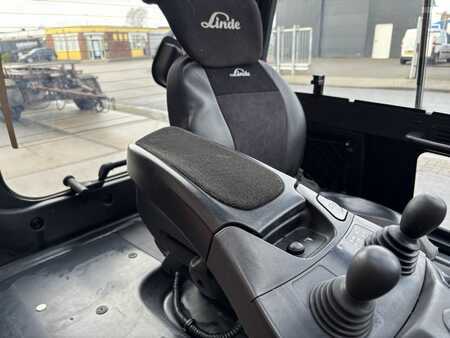 Sähkö - 4 pyör 2017  Linde E30HL-01/600 (9)