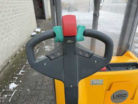 Magasemelésű béka 2020  Jungheinrich EJC 110 (6)