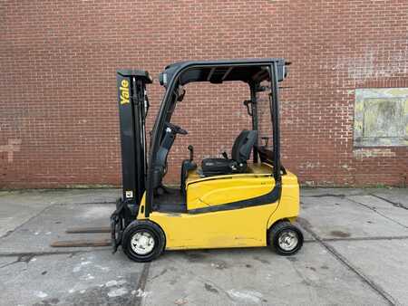 Eléctrica de 3 ruedas 2015  Yale ERP20VF (6)