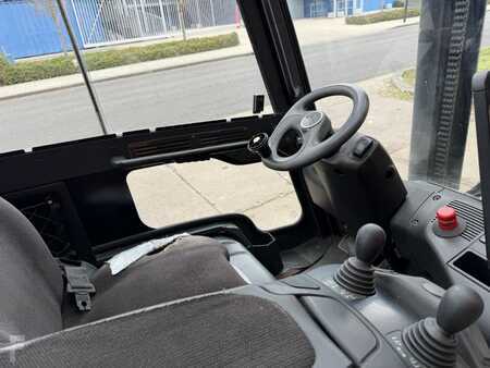 Chariots électriques à 4 roues 2016  Linde E25L-01 (10)