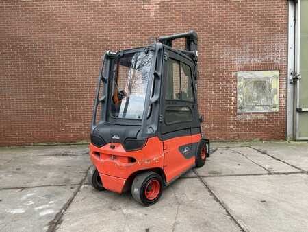 Chariots électriques à 4 roues 2016  Linde E25L-01 (3)