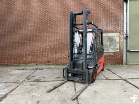 Chariots électriques à 4 roues 2016  Linde E25L-01 (4)