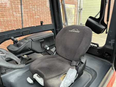 Chariots électriques à 4 roues 2016  Linde E25L-01 (7)