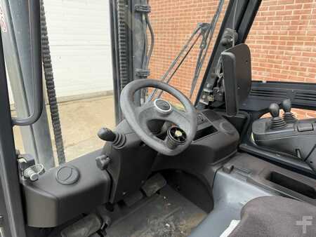 Chariots électriques à 4 roues 2016  Linde E25L-01 (8)