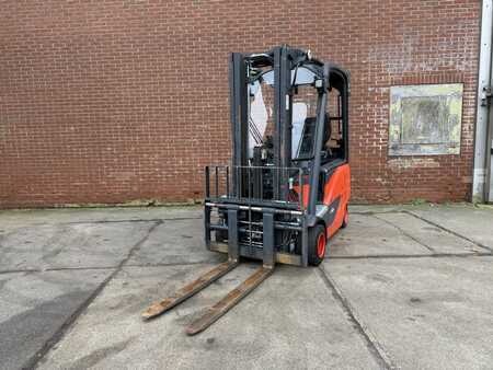 Chariots électriques à 4 roues 2018  Linde E20PH-02 (5)