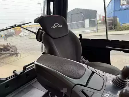 Carrelli elettrici 4 ruote 2020  Linde E30HL-01/600 (9)