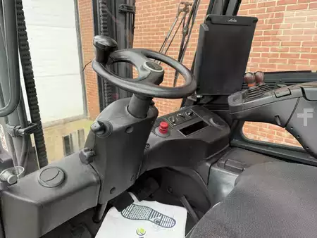 Carrelli elettrici 4 ruote 2020  Linde E30HL-01/600 (9)