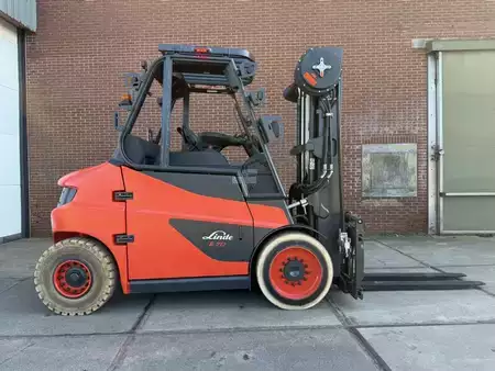 Elektromos 4 kerekű 2020  Linde E70-01 (2)