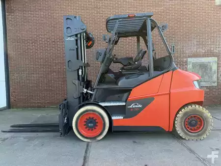 Elektromos 4 kerekű 2020  Linde E70-01 (6)