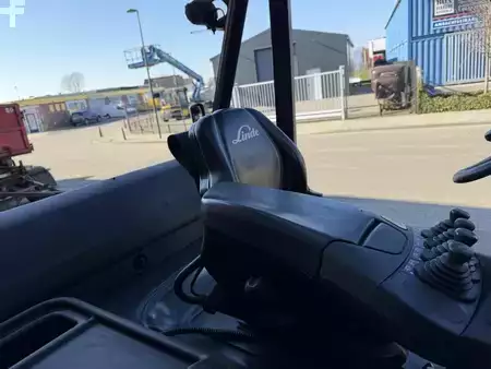 Elektromos 4 kerekű 2020  Linde E70-01 (8)