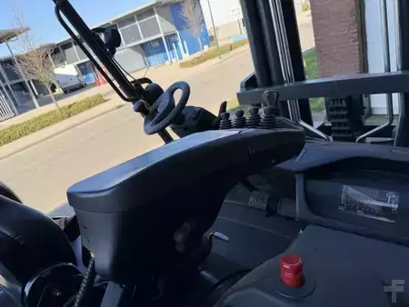 Elektromos 4 kerekű 2020  Linde E70-01 (9)