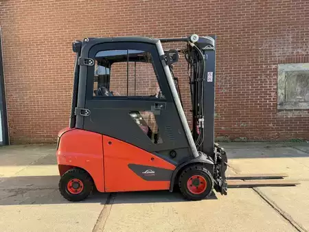 Diesel heftrucks 2019  Linde H20D-01 (2)