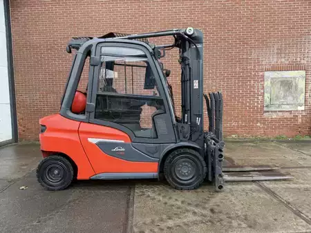 LPG Forklifts 2021  Linde H35T-01 (2)