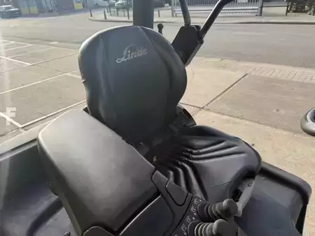 El truck - 4 hjulet 2014  Linde E20PH-02 (9)