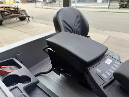 Eléctrico - 4 rodas 2025  Jungheinrich EFG 435 (10)