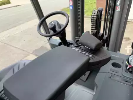 Eléctrico - 4 rodas 2025  Jungheinrich EFG 435 (9)