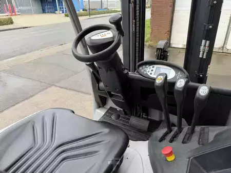 Chariots électriques à 3 roues 2016  Still RX 20-15 (9)