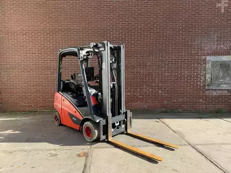 Chariots élévateurs GPL 2020  Linde H18T-01 (1)