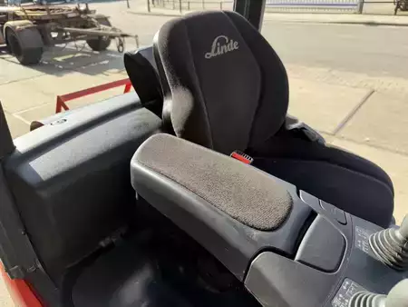 Chariots élévateurs GPL 2020  Linde H18T-01 (10)