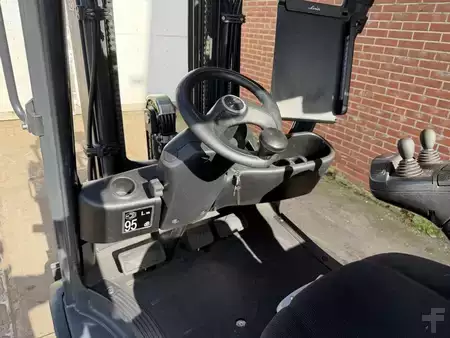 Chariots élévateurs GPL 2020  Linde H18T-01 (8)