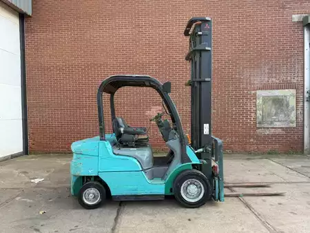 Diesel truck 2008  Mitsubishi FD25N (2)