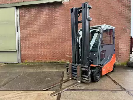 Elektro 4 Rad 2020  Toyota 8FBMT25 (4)