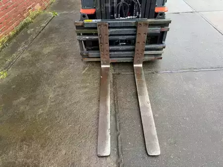 Elektro 4 Rad 2020  Toyota 8FBMT25 (7)