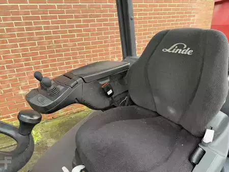 Chariots élévateurs GPL 2020  Linde H18T-01 (7)