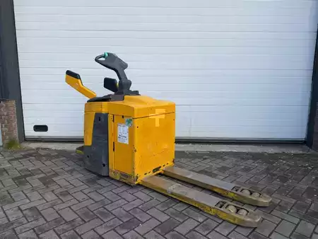 Beállós targonca  Jungheinrich ERE 225 (4)