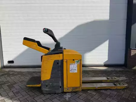 Beállós targonca  Jungheinrich ERE 225 (5)