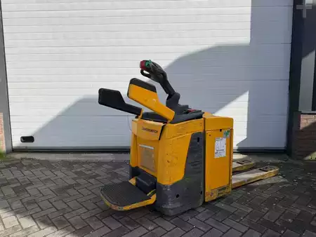 Beállós targonca  Jungheinrich ERE 225 (6)