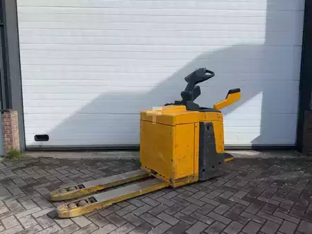 Beállós targonca  Jungheinrich ERE 225 (7)