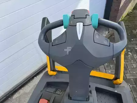 Beállós targonca  Jungheinrich ERE 225 (8)