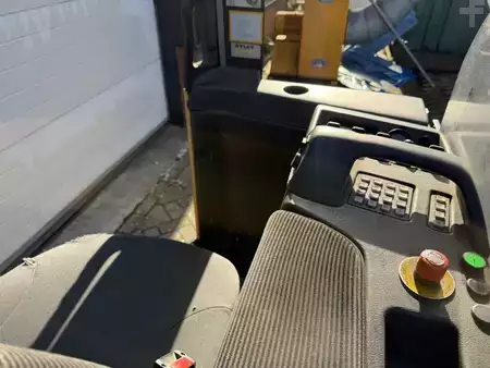 Négyutas tolóoszlopos targonca 2007  Atlet UFS250DTFVRF480 (10)