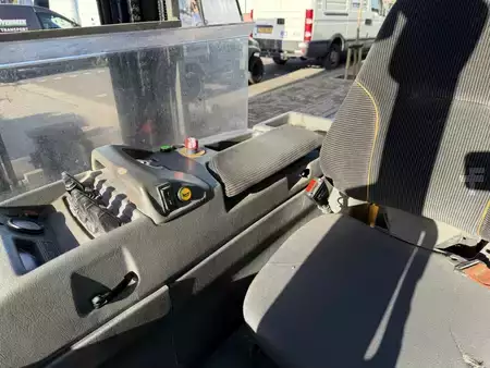 Négyutas tolóoszlopos targonca 2007  Atlet UFS250DTFVRF480 (8)