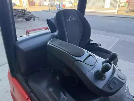 Chariots élévateurs GPL 2020  Linde H18T-01 (10)