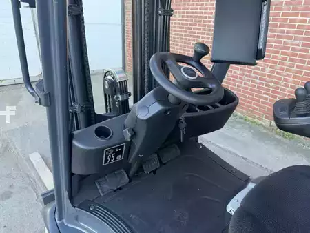 Chariots élévateurs GPL 2020  Linde H18T-01 (7)