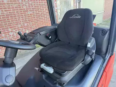 Chariots élévateurs GPL 2020  Linde H18T-01 (8)