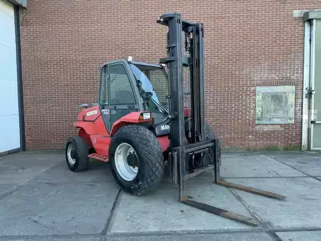 Terrängtruck 2012  Manitou M30-4 (1)