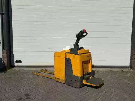 Beállós targonca  Jungheinrich ERE 225 (2)