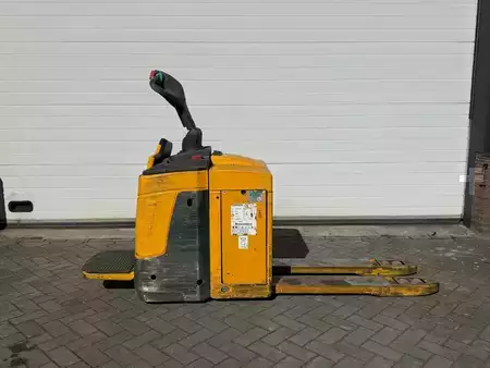 Beállós targonca  Jungheinrich ERE 225 (4)