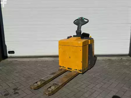 Beállós targonca  Jungheinrich ERE 225 (7)