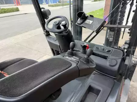 El truck - 4 hjulet 2018  Linde E50HL-01/600 (9)