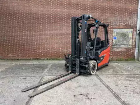 Elektro čtyřkolový VZV 2024  Linde E25L-01 (4)