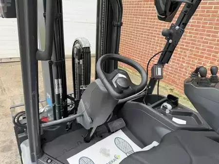 Elektro čtyřkolový VZV 2024  Linde E25L-01 (8)