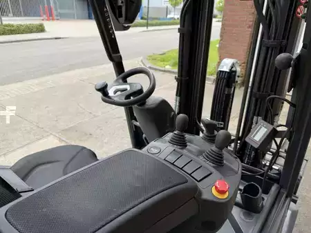 Elektro čtyřkolový VZV 2024  Linde E25L-01 (9)