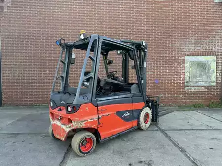 Elektro čtyřkolový VZV 2018  Linde E25L-01 (3)