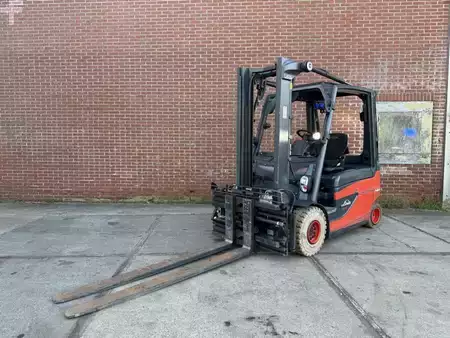 Elektro čtyřkolový VZV 2018  Linde E25L-01 (4)