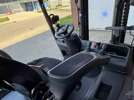 Chariots électriques à 4 roues 2018  Linde E50HL-01 (10)