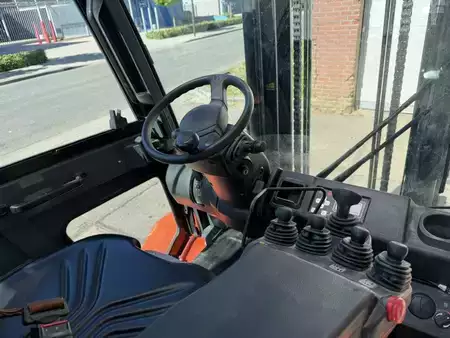 Elektromos 4 kerekű 2016  Toyota 8FBMT50 (10)